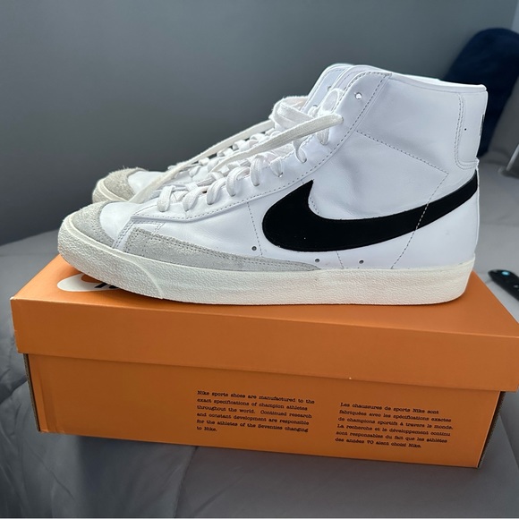 Nike Blazer shoes - Picture 2 of 5